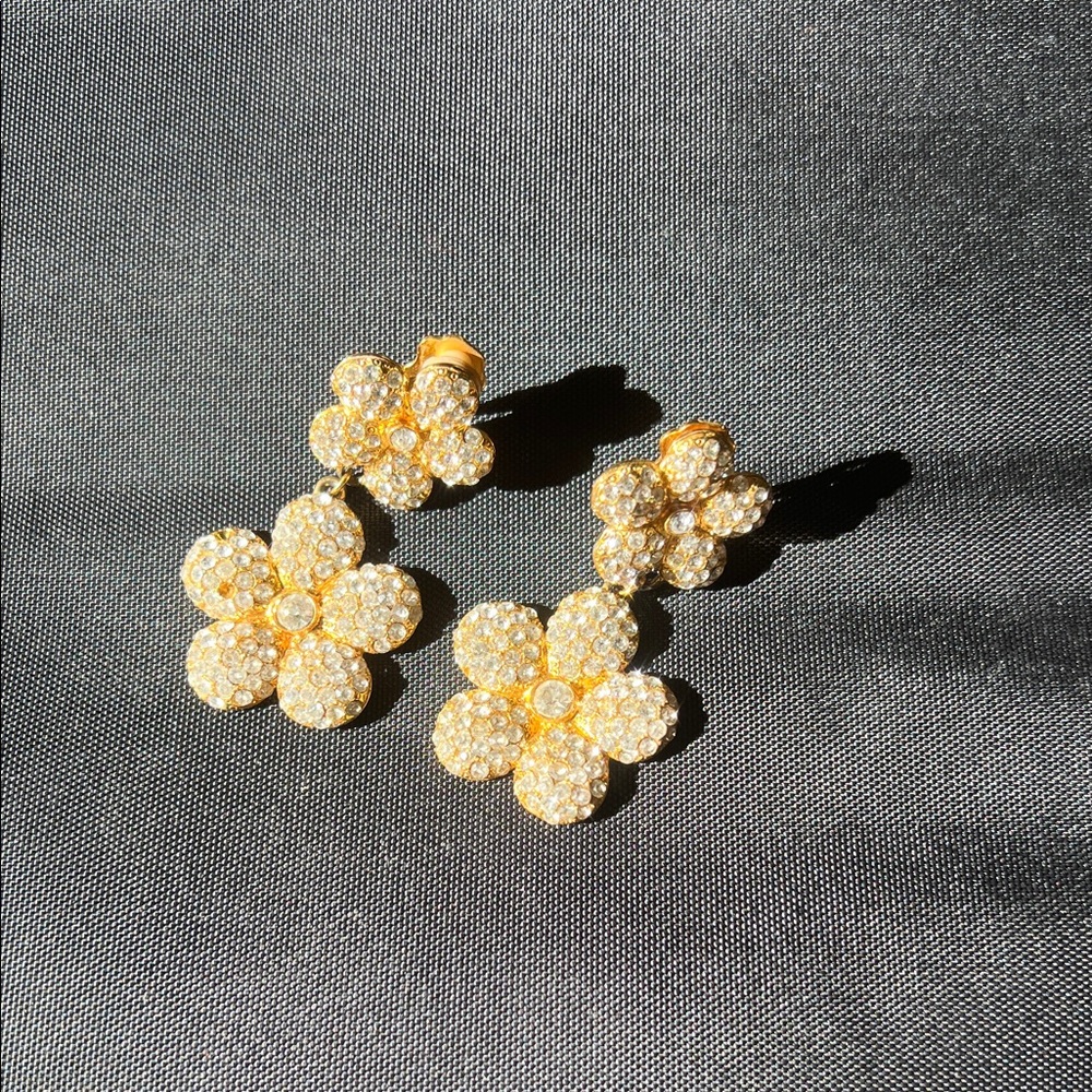 Elegant Gold Floral Earrings